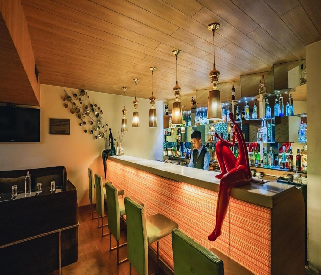 โรงแรมบาซานาแอนด์รีสอร์ท สิริกุรี ภายนอก รูปภาพ