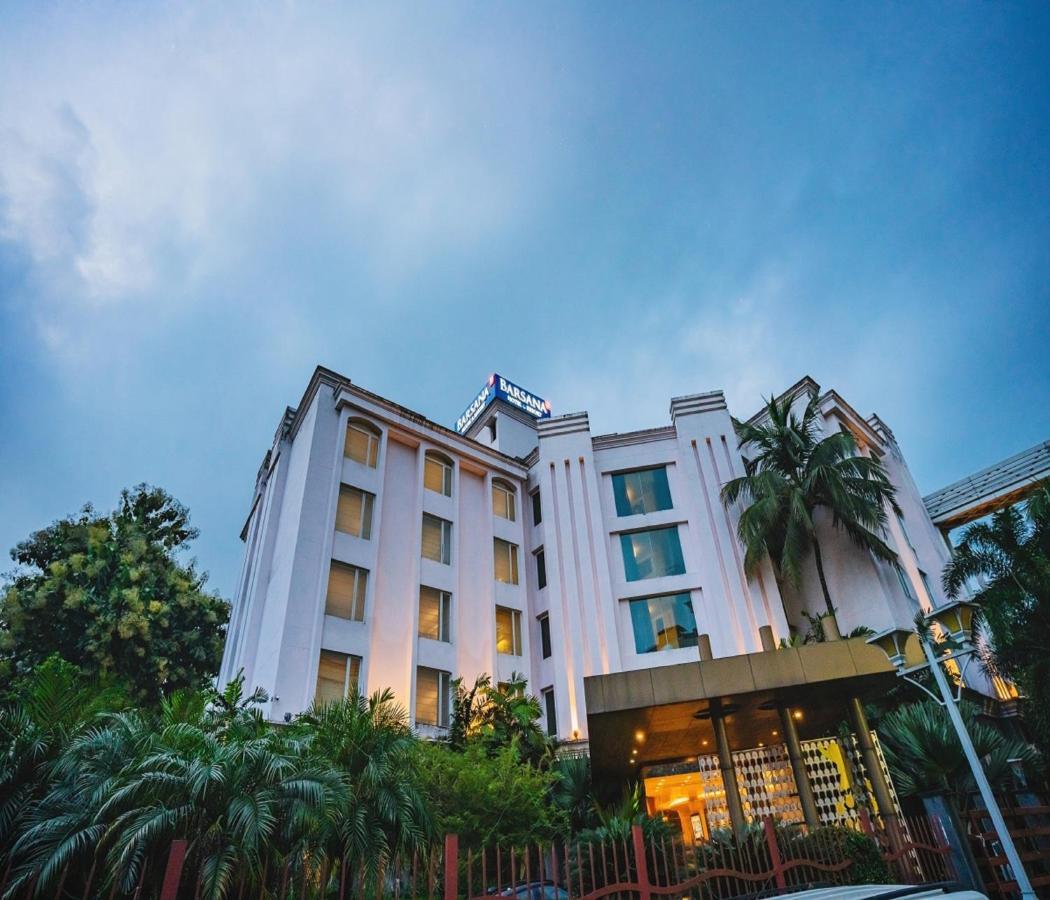โรงแรมบาซานาแอนด์รีสอร์ท สิริกุรี ภายนอก รูปภาพ