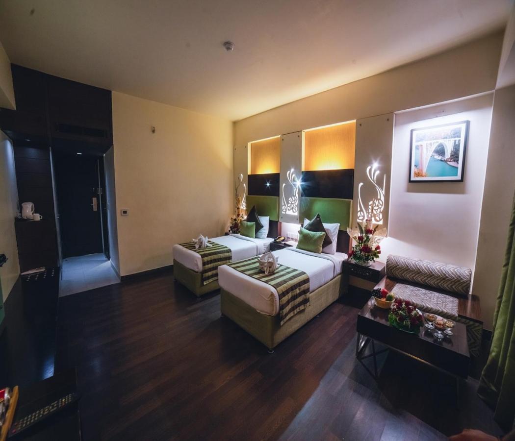 โรงแรมบาซานาแอนด์รีสอร์ท สิริกุรี ภายนอก รูปภาพ