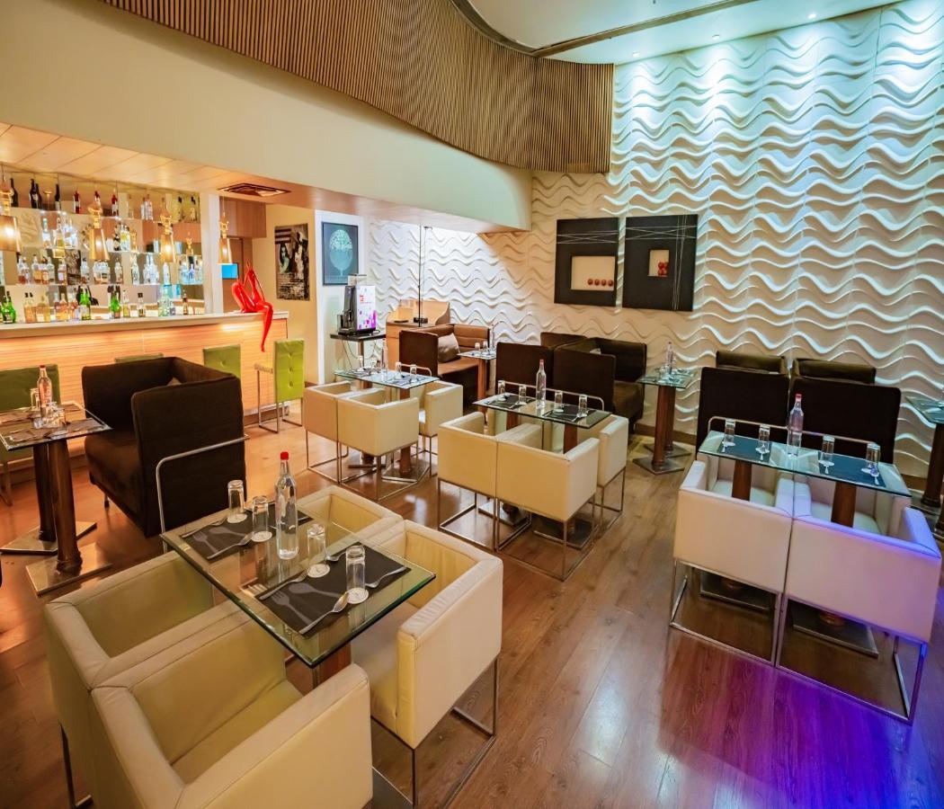 โรงแรมบาซานาแอนด์รีสอร์ท สิริกุรี ภายนอก รูปภาพ
