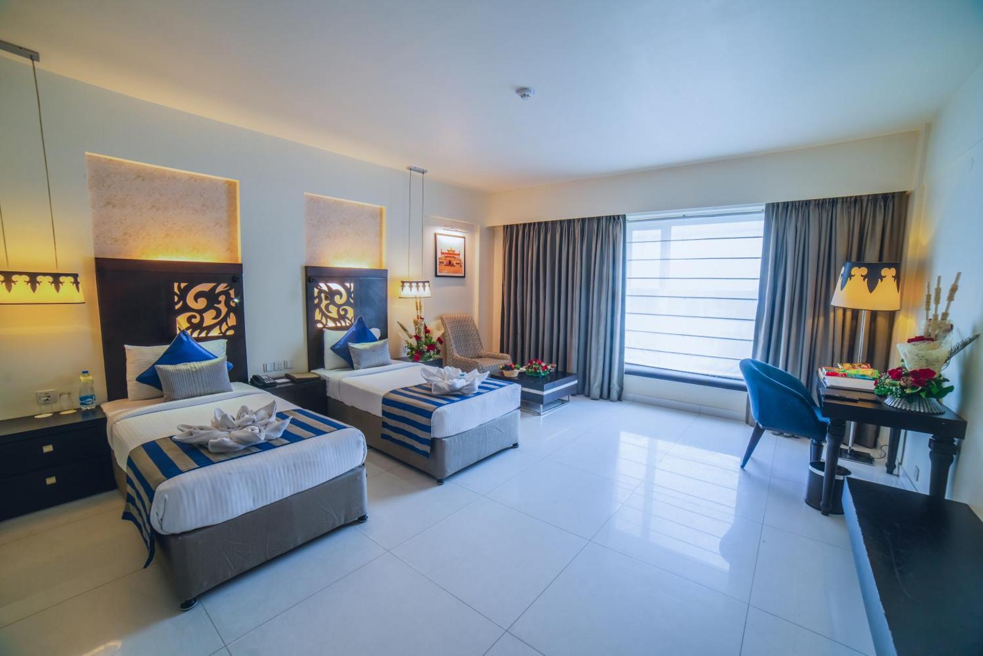 โรงแรมบาซานาแอนด์รีสอร์ท สิริกุรี ภายนอก รูปภาพ