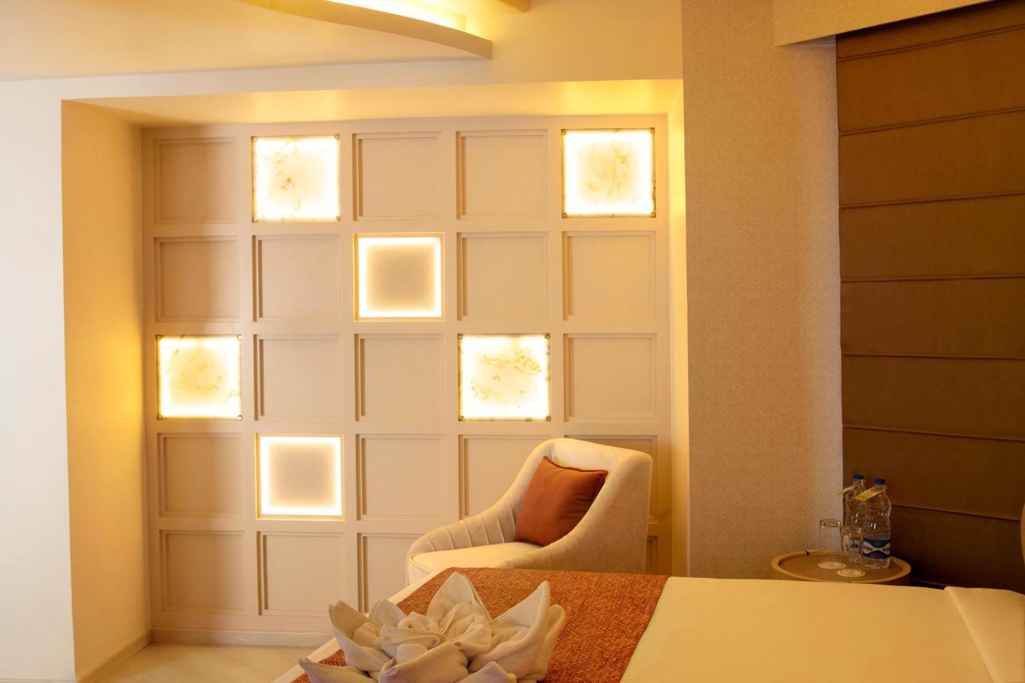 โรงแรมบาซานาแอนด์รีสอร์ท สิริกุรี ภายนอก รูปภาพ